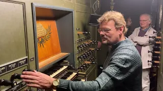 Sietze de Vries plays some jolly Praetorius on the Groningen Martinikerk organ