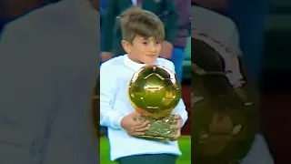 Children (Ronaldo Jr, Thiago Messi, Delfina Suarez) vs Mothers (Georgina, Antonella, Sofia Balbi)
