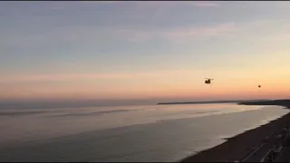 Boeing CH-47 Crazy Chinook Low Fly Pass over Hastings Seafront