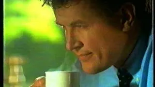 Reklam: Blå Mocca - smaken som väcker dina sinnen (1996)