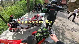 Pekelný moto výlet, málem nehoda, vtipné komentáře