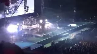 Muse - Supermassive Black Hole [Live Movistar Arena Chile 15-Oct-2015]