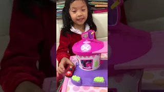 Shopkins Cutie Car Drive Thru by Ploen