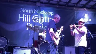 North Mississippi Allstars, shimmy shimmy wobble