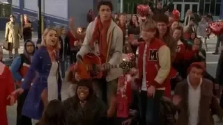 Glee - Stereo Hearts (Full Performance) HD