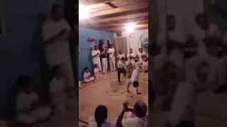 Roda de capoeira (crianças)