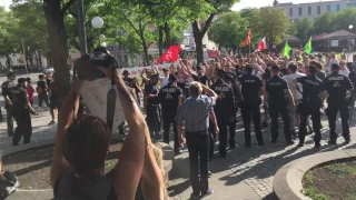 Demonstration gegen die AfD-Kundgebung vor dem Stadttheater Ingolstadt