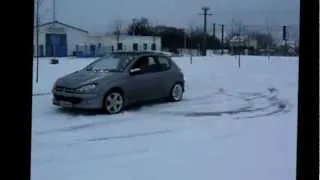 Peugeot 206 Fun in Snow