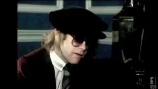 Elton John - Interview on "Countdown" in Australia on December 24th, 1977