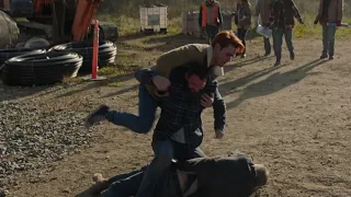 Riverdale S4E11 - Frank vs Tom