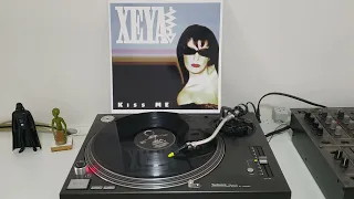 Xeya - Kiss Me