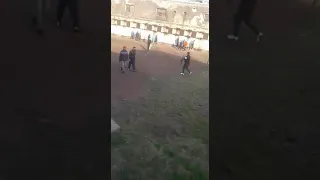 Peleando en el patio de Sierra unidad 2