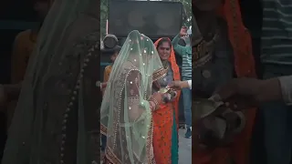 दुल्हे ने दुल्हन को नचा दिया||Dulha Dulhan Ka dance short video//dulhan ka dance!! Meena song