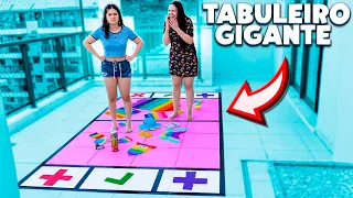 TROCAS de FIDGET TOY no TABULEIRO GIGANTE * MÃE VS MÃE