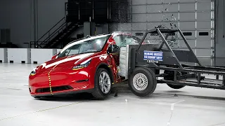 2021 Tesla Model Y original side IIHS crash test