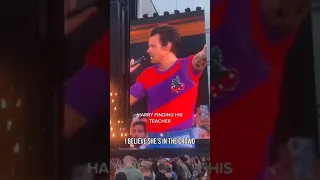 The Audience helps Harry Styles find his First School Teacher during a Concert