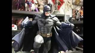 DIAMOND SELECT BATMAN PVC STATUE