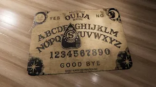 The Dumbest Question To Ask A Ouija Board (Phasmophobia)