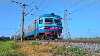 ЭР9Е-656 "Аркадия" следует рейсом 6402 Одесса-Колосовка по перегону Восточная — Кулиндорово
