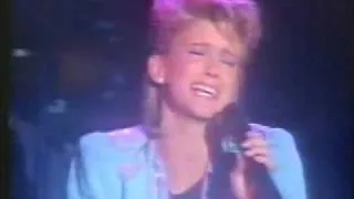 Olivia Newton John " Falling" live