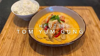 Tom Yum Gung (köstliche thailändische Kokossuppe mit Pilzen und Scampis) (Folge 29)