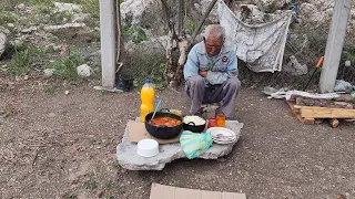 "No tengo a donde ir, así me tocó"|Tío Juan.