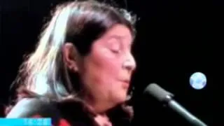 Mercedes Sosa-Inconsciente colectivo-con Charly Garcia-11