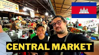 Exploring Central Market in Phnom Penh 🇰🇭 - Eating Local Cambodian Food