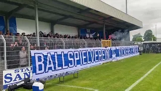 Kickers Emden gewinnt 2 - 1 gegen Bremer SV und feiert den Sieg