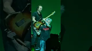 Mike McCready - Pearl Jam - Guitar Solo&Duo with Eddie Vedder #guitarsolo #pearljam #shorts #guitar