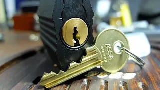 ASSA RUKO 2 padlock (picked and gutted)