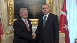 Премьер-министр Турции критикует президента ФРГ