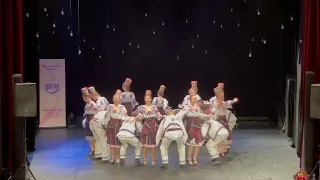 Ансамбль Полуничка з танцем «буковиночка» на фестивалі у Парижі “stars way”