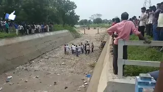 Farmers welcoming River