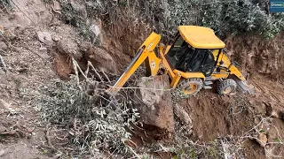 Impressive Struggle-Mountain Packed with Boulders