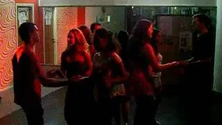 Salsa Con Dos Mujeres