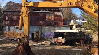 Exploring an abandoned building and it’s surroundings