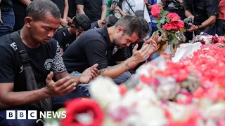 Indonesia: Memorials held after at least 125 dead in football stadium crush - BBC News