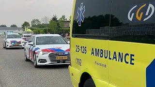{BULLHORN} P1A1 zwaar gewonde bij een {STEEKINCIDENT} bij een school aan de vaartweg in Lelystad