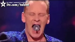 Человек проглотил кольцо судьи и съел лампочку в шоу Britain's Got Talent