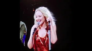 Kylie Minogue with Chris Martin & Coldplay “Can’t Get You Out of my Head” MetLife Stadium 6-4-22