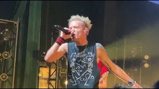Sum 41 - "No Reason" at Brooklyn Paramount on 'Tour of the Setting Sum: The Final World Tour'