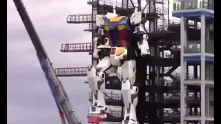 ✅  60-foot Gundam robot takes its first steps