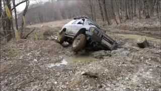 Езда по русскому бездорожью на Jeep Cherokke и Toyota Surf