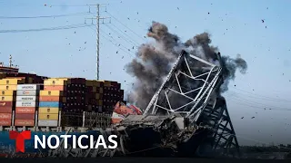 Este es el momento cuando derriban con explosivos el puente de Baltimore | Noticias Telemundo