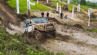 Off Road | 2x Lada Niva V.S Dacia Duster