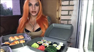 Что-то ЕСТ РОЛЛЫ, Mukbang, ASMR, мукбанг, Асмр. Вкусные роллы, суши