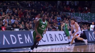 Dacka's fast break ends up with Clyburn's alley-oop against Galatasaray