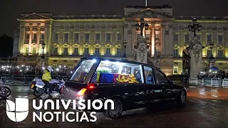 Féretro de la reina Isabel II ya está en el palacio de Buckingham: multitud lo recibe entre aplausos