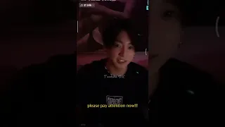 TAEHYUNG IS WITH JK DURING HIS VLIVE!! HAPPY TAEKOOKDAY💜💚